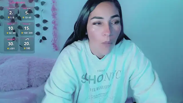 luna lgomez  online show from 03/02/25, 10:03