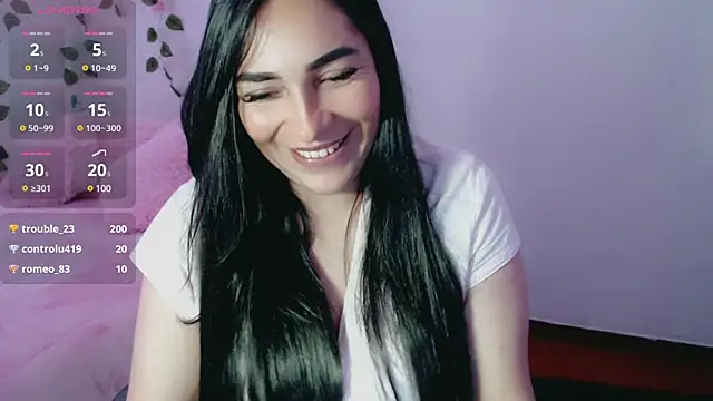 luna lgomez  online show from 03/03/25, 02:15