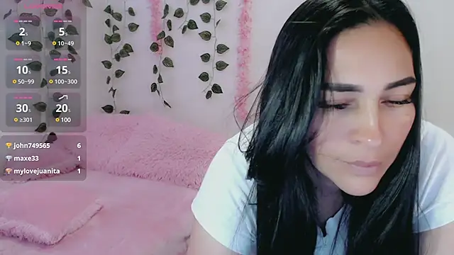 luna lgomez  online show from 03/10/25, 02:16