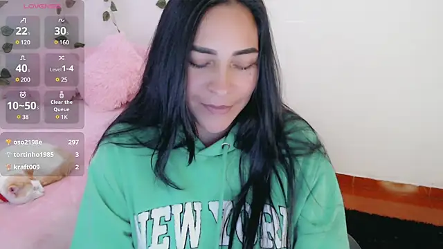 luna lgomez  online show from 03/13/25, 02:23