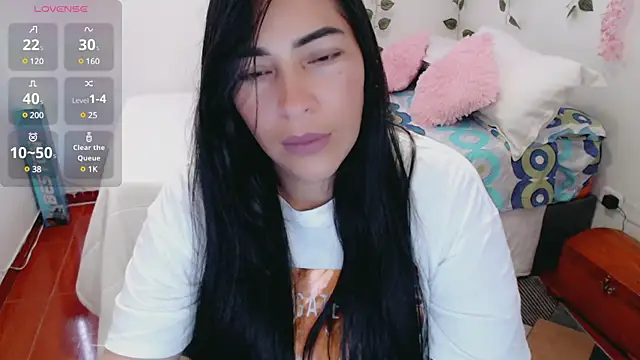 luna lgomez  online show from 03/16/25, 10:55