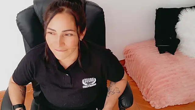 luna lgomez  online show from 03/24/26, 07:08