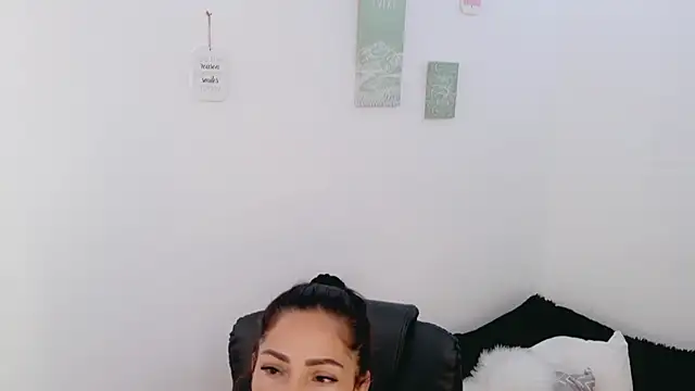 luna lgomez  online show from 03/31/26, 04:07