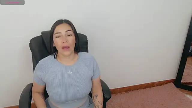 luna lgomez  online show from 07/16/26, 10:10