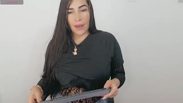 luna lgomez  online show from 07/18/26, 11:14