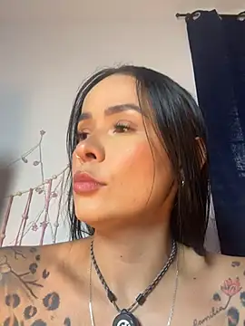 Snapshot of HotAlana_ chatting on 04/28/26, 04:12 HotAlana online show from 04/28/26, 04:12