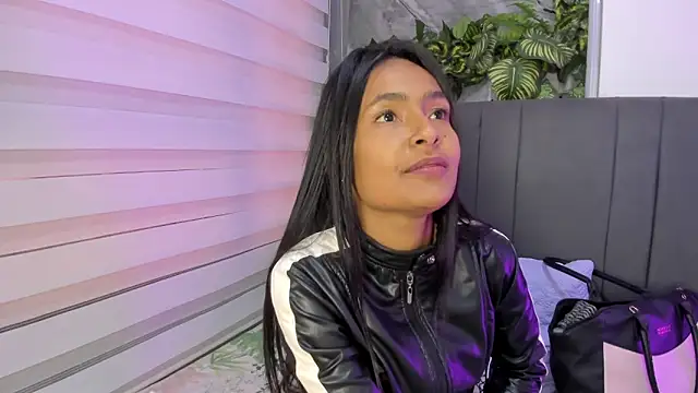 Fernanda liie  online show from 12/19/25, 12:34