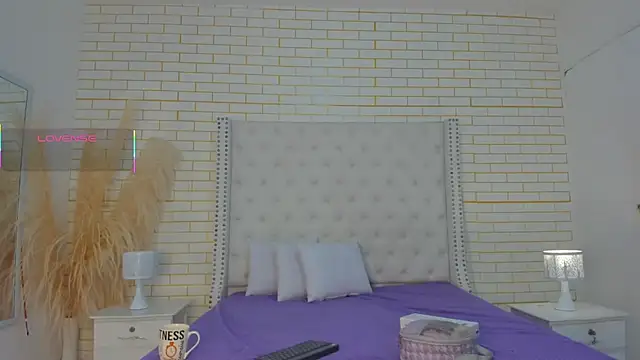 Emilly wilson  online show from 10/10/25, 11:53