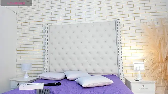 Emilly wilson  online show from 12/14/25, 11:26