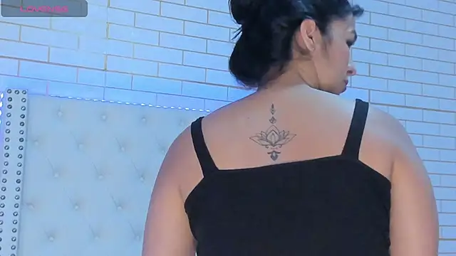 Emilly wilson  online show from 01/05/26, 05:27