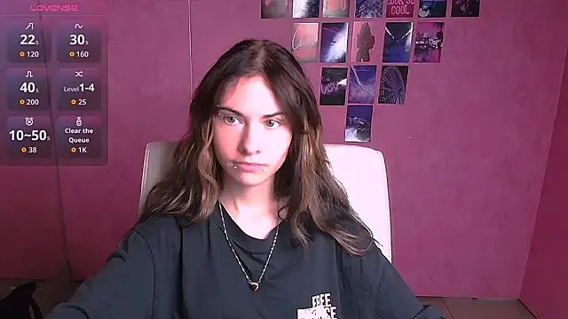 Snapshot of Fiona_Night chatting on 06/18/26, 05:19 Fiona Night online show from 06/18/26, 05:19