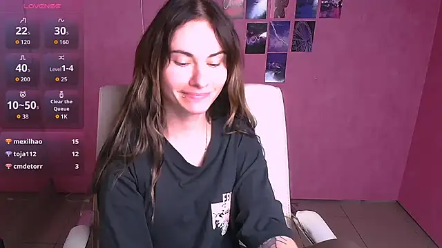 Snapshot of Fiona_Night chatting on 06/18/26, 09:14 Fiona Night online show from 06/18/26, 09:14