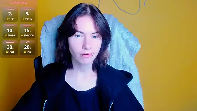 Snapshot of Fiona_Night chatting on 07/10/26, 05:23 Fiona Night online show from 07/10/26, 05:23