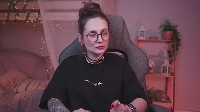 OliviaMcClean online show from 01/13/26, 07:41