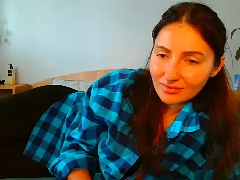 Irina9793 online show from 10/14/25, 08:04