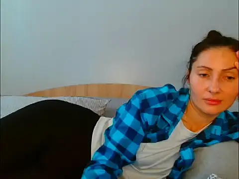 Irina9793 online show from 04/07/26, 10:15