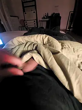 Snapshot of Cazzettostorto99 chatting on 10/09/25, 09:46 Cazzettostorto99 online show from 10/09/25, 09:46