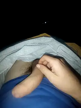 Snapshot of Cazzettostorto99 chatting on 11/13/25, 10:30 Cazzettostorto99 online show from 11/13/25, 10:30