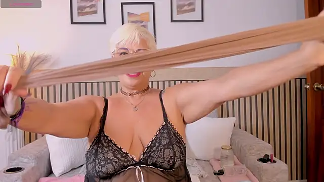 Lucy Milf 68 online show from 04/01/26, 10:49