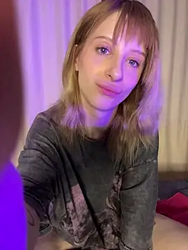 Snapshot of amorearte_m chatting on 04/04/26, 08:17 amorearte m online show from 04/04/26, 08:17