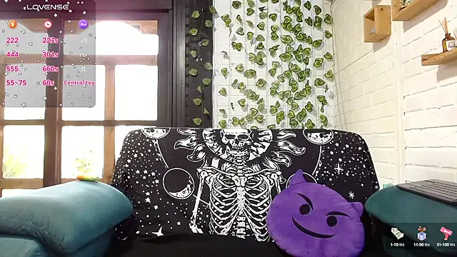 LiraSonnett online show from 09/24/25, 09:18