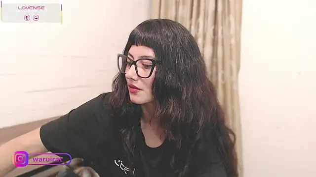 Laury uri online show from 03/05/26, 01:01