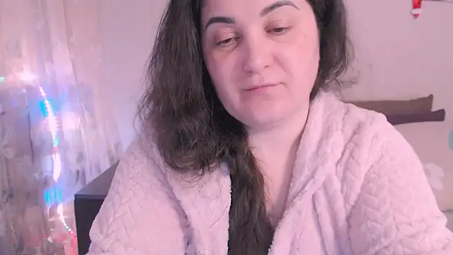 Snapshot of SoftLia chatting on 03/18/25, 07:10 SoftLia online show from 03/18/25, 07:10