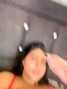 Snapshot of mayteziinhaa chatting on 10/28/25, 01:03 mayteziinhaa online show from 10/28/25, 01:03