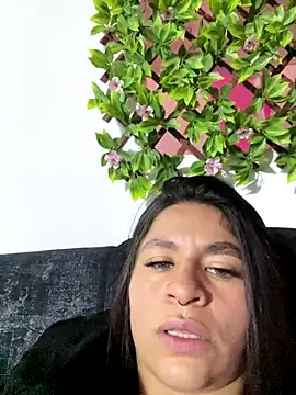 Snapshot of sofia_23x chatting on 10/10/25, 12:48 sofia 23x online show from 10/10/25, 12:48