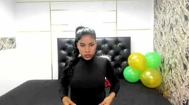 Snapshot of Abby_brown__ chatting on 03/19/25, 12:01 Abby brown online show from 03/19/25, 12:01