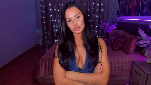 DanaSincere online show from 03/18/25, 06:57