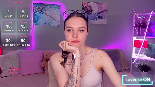 Snapshot of EmelyMason chatting on 05/11/26, 04:51 EmelyMason online show from 05/11/26, 04:51