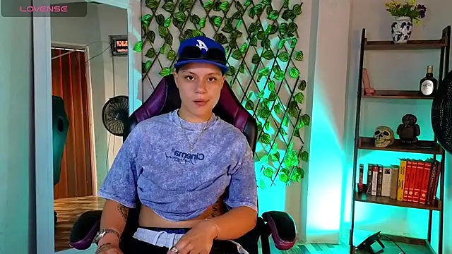 demimoore222 online show from 03/17/25, 09:02