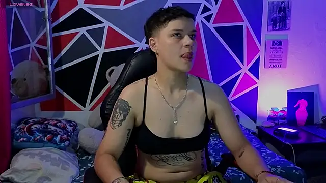 demimoore222 online show from 01/06/26, 12:25