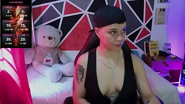 Snapshot of demimoore222 chatting on 02/11/26, 07:30 demimoore222 online show from 02/11/26, 07:30