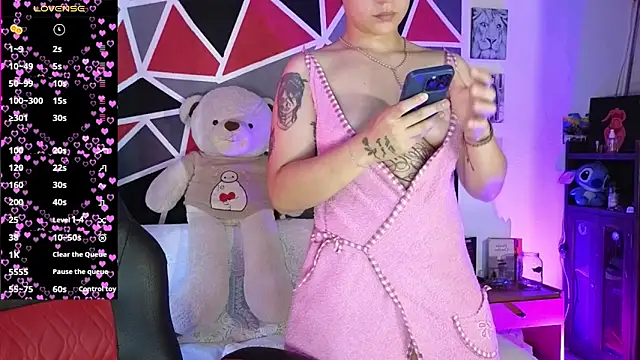 Snapshot of demimoore222 chatting on 02/26/26, 04:17 demimoore222 online show from 02/26/26, 04:17