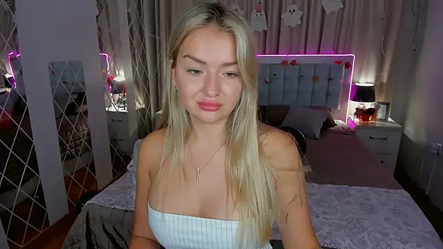 EvaGoddes online show from 10/25/25, 06:32