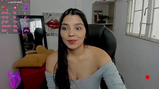 Snapshot of issa__nassar chatting on 09/26/25, 08:13 issa nassar online show from 09/26/25, 08:13