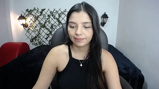 Snapshot of issa__nassar chatting on 11/10/25, 02:16 issa nassar online show from 11/10/25, 02:16