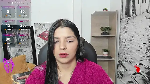 Snapshot of issa__nassar chatting on 11/14/25, 01:10 issa nassar online show from 11/14/25, 01:10