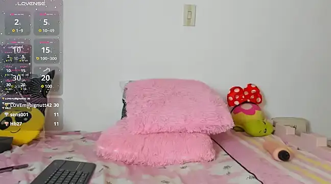 Snapshot of SusanSimpson16 chatting on 03/09/25, 03:43 SusanSimpson16 online show from 03/09/25, 03:43