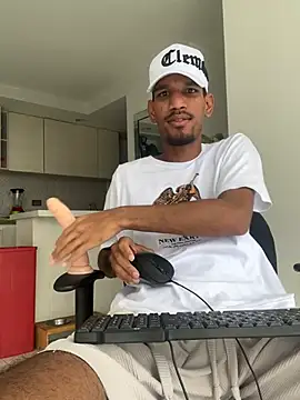 Miguel bigcock online show from 02/19/26, 03:19