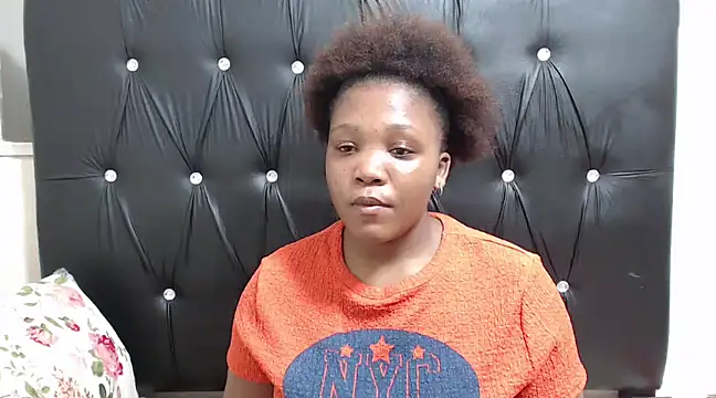 Snapshot of Beyoncex05 chatting on 03/11/25, 03:12 Beyoncex05 online show from 03/11/25, 03:12