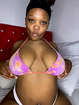 Snapshot of Beyoncex05 chatting on 10/07/25, 07:44 Beyoncex05 online show from 10/07/25, 07:44