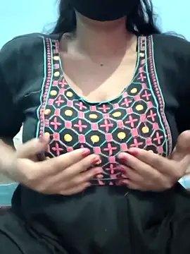 Snapshot of Sexyradha_ chatting on 02/13/26, 05:09 Sexyradha online show from 02/13/26, 05:09