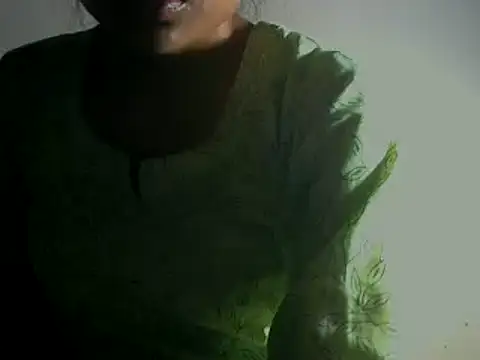 Snapshot of mayra89 chatting on 03/25/26, 03:40 mayra89 online show from 03/25/26, 03:40