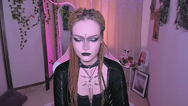 Snapshot of NicoleFlloret chatting on 03/04/25, 11:08 NicoleFlloret online show from 03/04/25, 11:08
