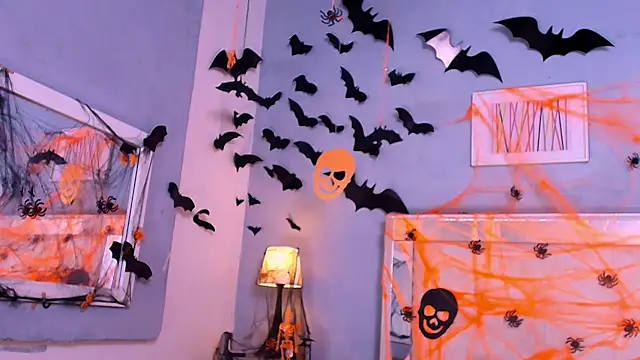 Emily Castillo 1 online show from 10/30/25, 05:09