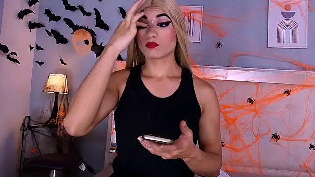 Emily Castillo 1 online show from 10/31/25, 04:57