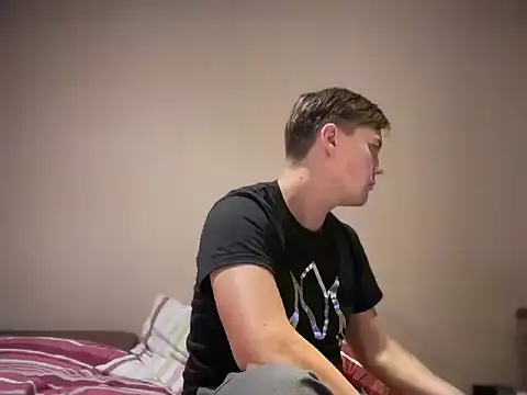 Snapshot of SteelViper chatting on 10/30/25, 04:41 SteelViper online show from 10/30/25, 04:41